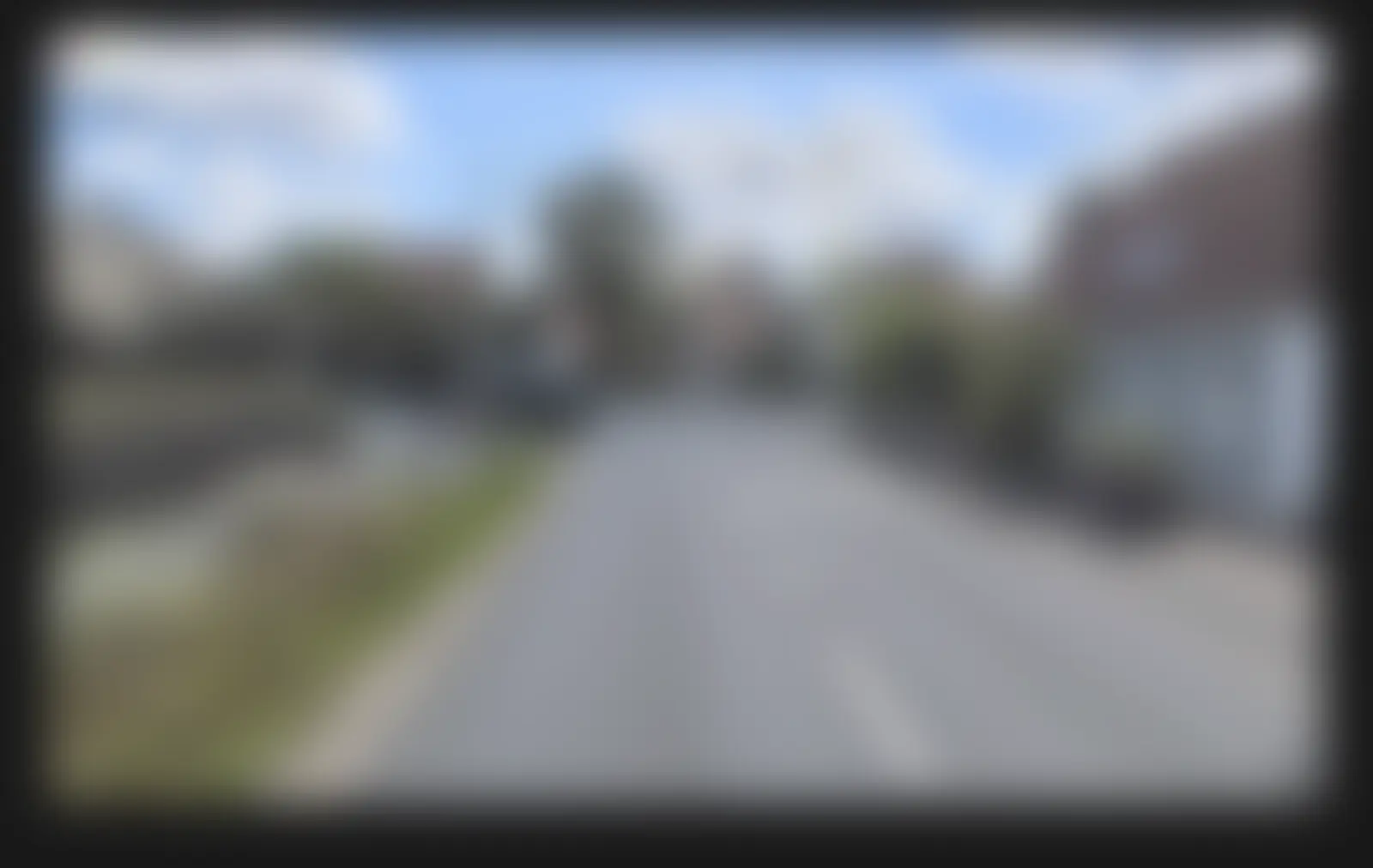 Neue Straße, Blick nach Osten zur Hauptstraße und Ampel